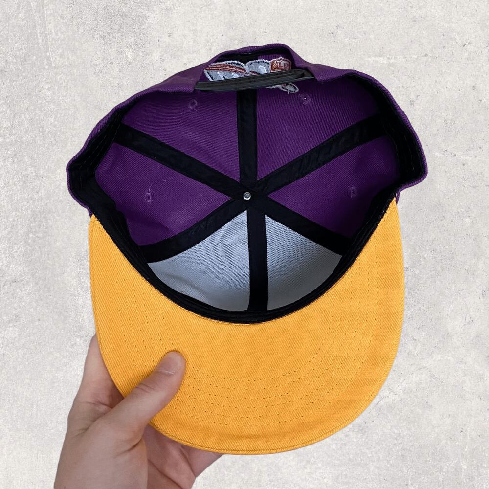Vintage Y2K Lakers New Era Snapback Hat OSFA Rare Misprint NFL Logo on Back - Picture 5 of 6